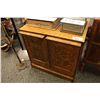 Image 1 : QUARTER SAWN OAK RAILWAY STAND