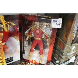 SHAZAM 13'' DELUXE COLLECTOR FIGURE