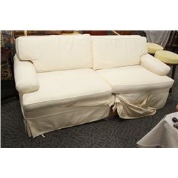 WHITE HIDE A BED 6' LONG