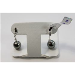 PAIR OF STERLING SILVER BLACK TAHITIAN CULTURED PEARL EARRINGS SET WITH 2 ROUND BLACK TAHITIAN