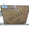 Image 4 : LOT 2 WOODEN BOXES LARGE & TOOL BOX.