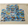 Image 1 : LOT 13 NEW HOT WHEELS