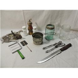 LOT 15 MIXED VINTAGE KITCHENALIA