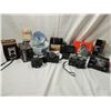 Image 1 : BOX LOT ASSORTED VINTAGE CAMERAS & ACCESSORIES