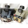 Image 2 : LOT 3 VINTAGE POLAROID CAMERAS