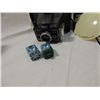Image 4 : LOT 3 VINTAGE POLAROID CAMERAS