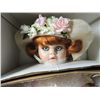 Image 2 : WELDEN MUSEUM OF FINE COLLECTIBLES "HONEY" DOLL