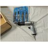 Image 1 : NAPA AIR CHISEL WITH 4PC CHISEL SET