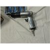 Image 3 : NAPA AIR CHISEL WITH 4PC CHISEL SET