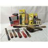 Image 1 : BOX LOT ASSORTED BRUSHES, SCRAPER, PUTTY KNIFE,