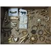 Image 1 : 40+ GOLDTONE FASHION PINS