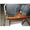 Image 1 : QUAKER WOODEN SIDE TABLE