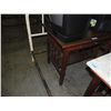 Image 3 : QUAKER WOODEN SIDE TABLE