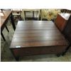 Image 4 : SQUARE COFFEE TABLE WITH DRAWERS