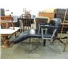 Image 1 : VINTAGE BLACK RECLINGING CHAIR