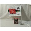 Image 1 : LOT 2 DALE EARNHARDT JR. ORNAMENT & WINDOW FLAG