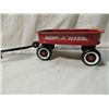 Image 3 : LOT 3 MINITURE VINTAGE WAGON, SLED, WASHER