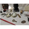 Image 4 : BOX LOT ASSORTED COLLECTIBLES & TRINKETS
