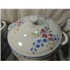 Image 2 : 62 PIECE CHINA DINNING SET