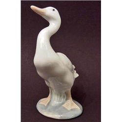 LLADRO GOOSE HAND MADE PORCELAIN FIGURE