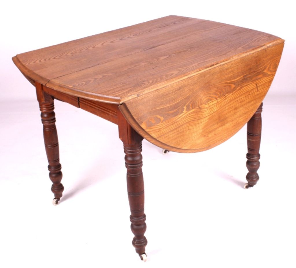 Antique Oak DropLeaf Farm Table This lot features
