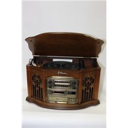 EMERSON NOSTALIGIA RADIO WITH RECORD PLAYER