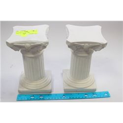 PAIR OF WHITE PILLARS