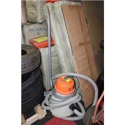 HUSKY COMMERCIAL VACUUM