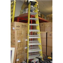 FEATHERLITE FIBERGLASS 10FT. STEP LADDER