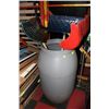 Image 1 : PLASTIC BARREL W SNOWSHOVELS