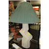 Image 1 : TABLE LAMP