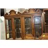 Image 4 : ESTATE BUFFET AND HUTCH W TABLE AND 6 WICKER