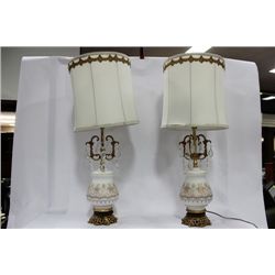 ESTATE PAIR OF LAMPS