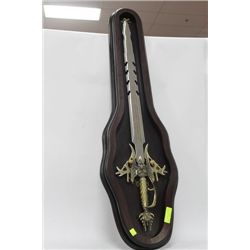 LARGE COLLECTIBLE SWORD ON WALL PLAQUE