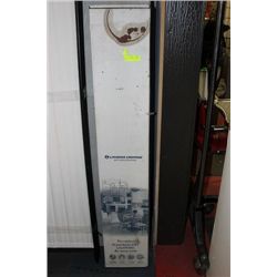 4' FLOURESCENT LIGHT FIXTURE, NIB