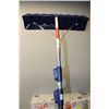 Image 1 : EXTENDABLE ROOF SHOVEL