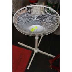 HOMESTYLES ELECTRIC FAN