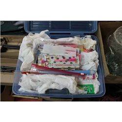 CONTAINER OF PARTY SUPPLIES