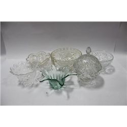 BOX OF CRYSTAL AND GLASSWARE