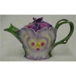 Royal Bayreuth teapot with lid "Pansy", blue mark and impressed Deponiert, measures 5" high Es...