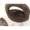 Image 3 : Antique sad iron with removable handle and trivet