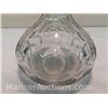 Image 2 : Vintage crystal decanter (chip on lid)