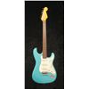 Image 2 : Kaiser Chiefs: a guitar autographed by Ricky Wilson