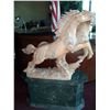 Image 2 : EXQUISITE RUNNING STALLIONS HAND CARVED MARBLE SCULPTURE (38T X 44L X 18W) ON GREEN MARBLE PLINTH