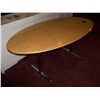 Image 2 : VERY NICE OVAL BLOND WOOD OFFICE TABLE