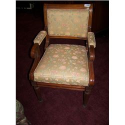 UPHOLSTERED VINTAGE ARM CHAIR