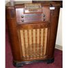 Image 2 : VINTAGE PHILCO STANDUP RADIO 40T X 28W X 18D