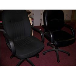 PAIR OF BLACK OFFICE CHAIRS