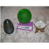 Image 1 : LOT OF (3) COLLECTIBLE PAPERWEIGHTS, INCLUDING (2) GLOBES