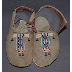 PLAINS INDIAN MOCCASINS